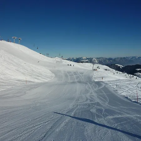 穆桑格尔公寓 *