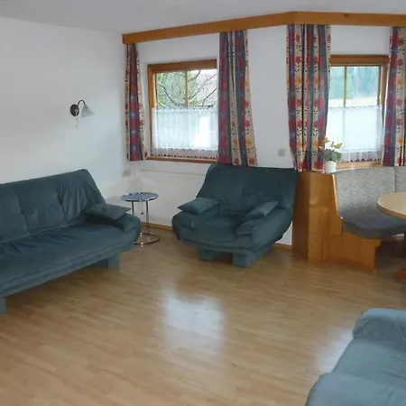 穆桑格尔公寓 *